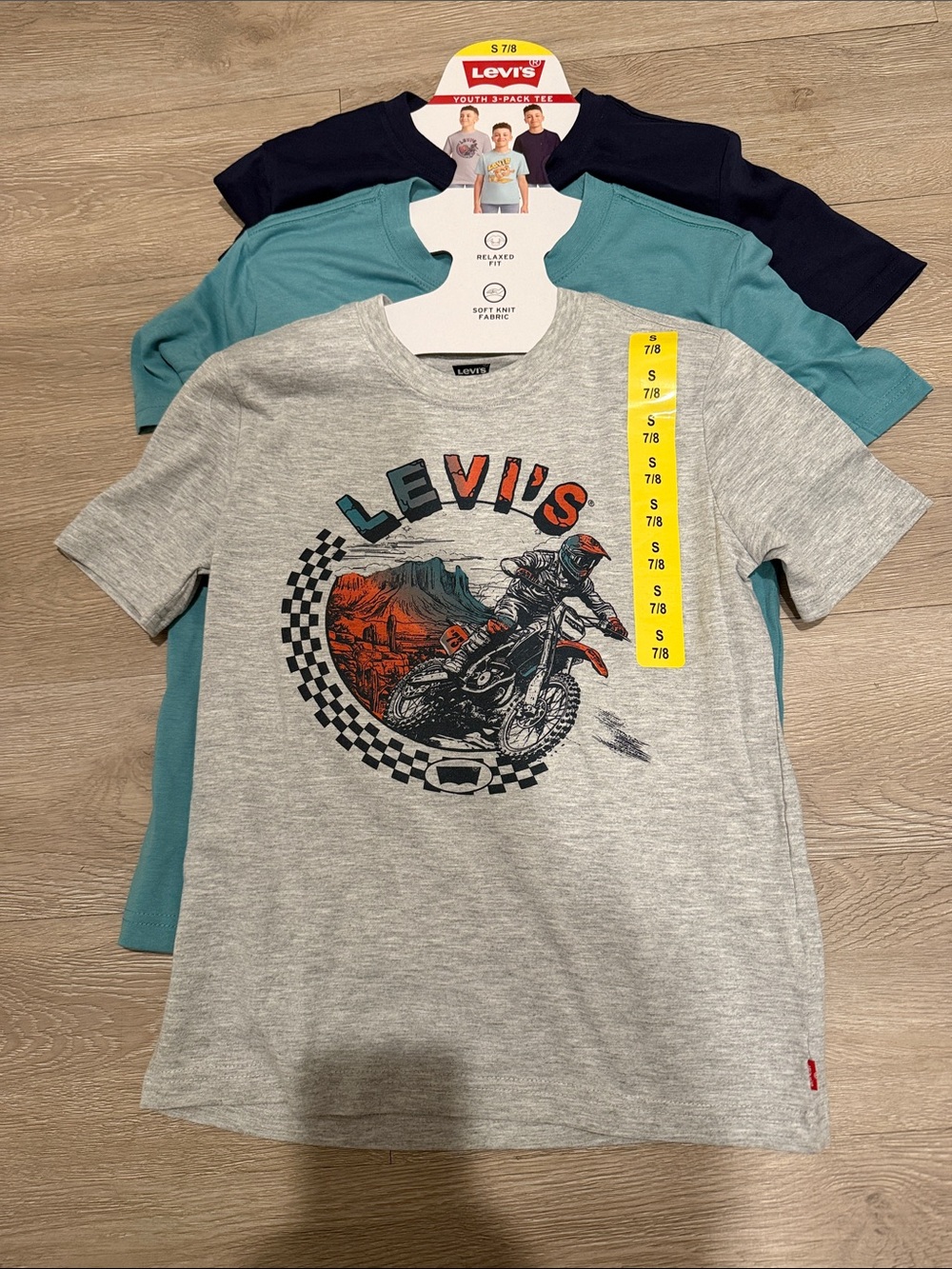 Levi's Boys' size Small (7/8)Bundle Grey Moto Graphic Tee with Navy & Teal Pack